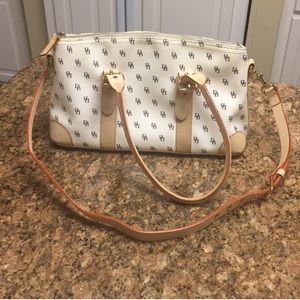 Authentic Dooney and Bourne Handbag Crossbody